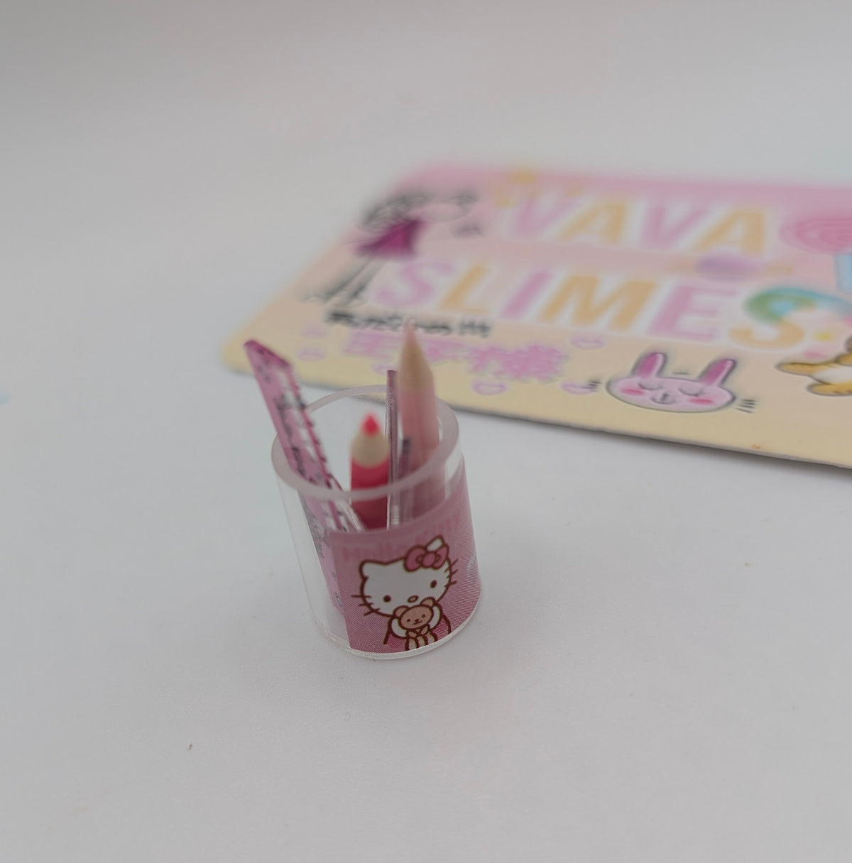 Marie - Hello Kitty Glitter Bomb Slime - Scented Slime - Sensory Play